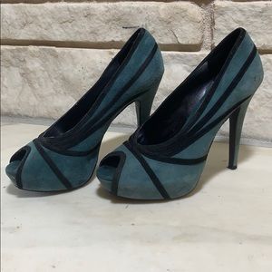 JESSICA SIMPSON Suede Heels